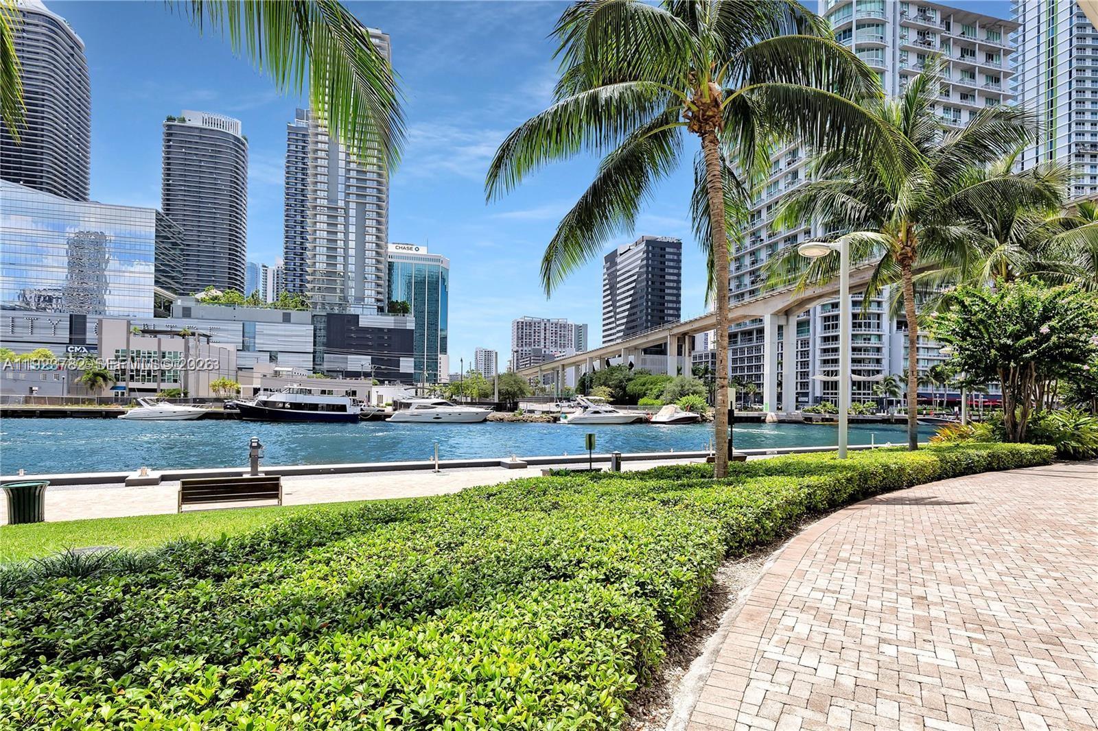 92 SW 3rd St #3602, Miami FL 33130