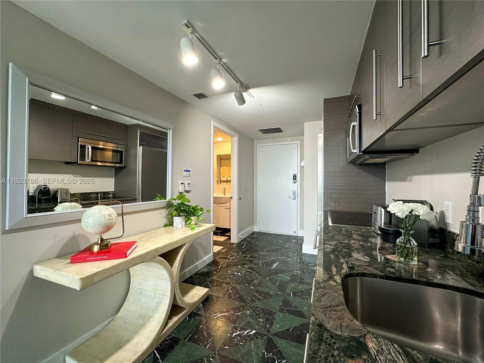 485 Brickell Ave #4405, Miami FL 33131