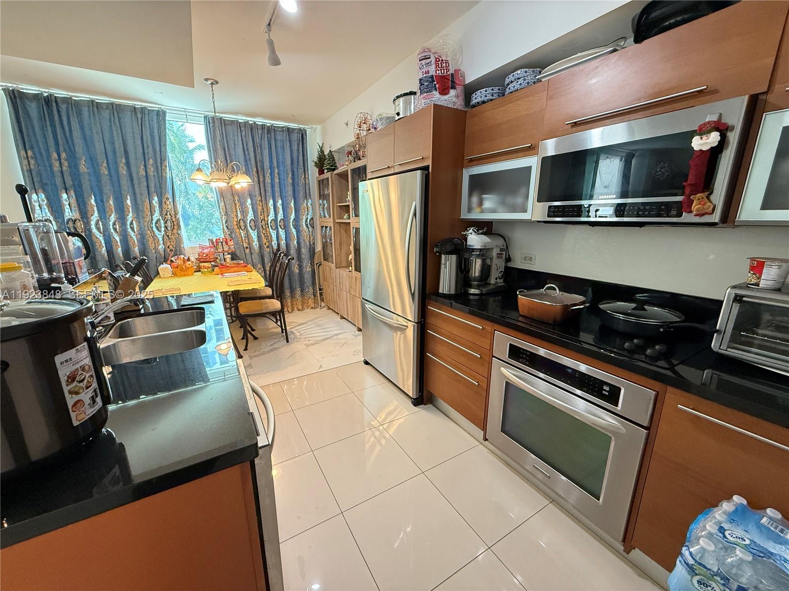 253 NE 2nd St #908, Miami FL 33132
