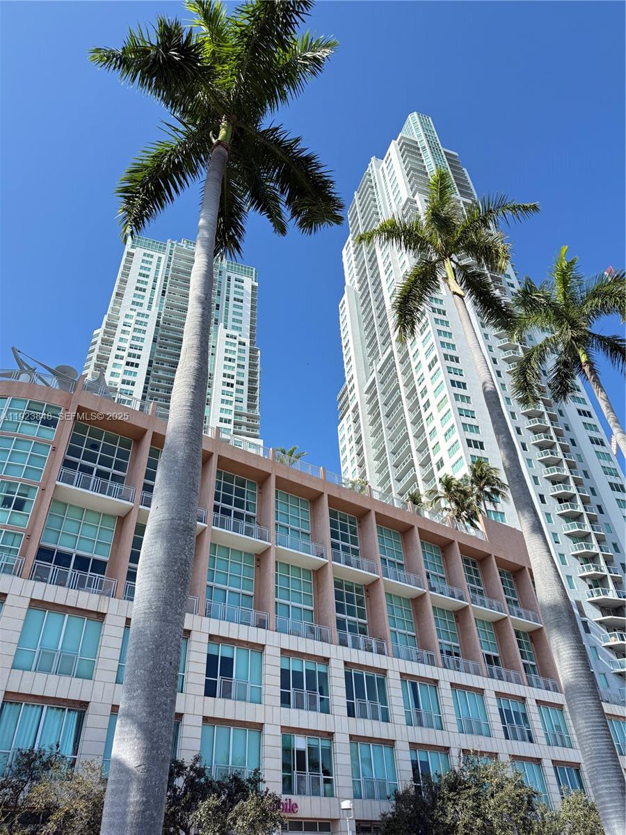 253 NE 2nd St #908, Miami FL 33132