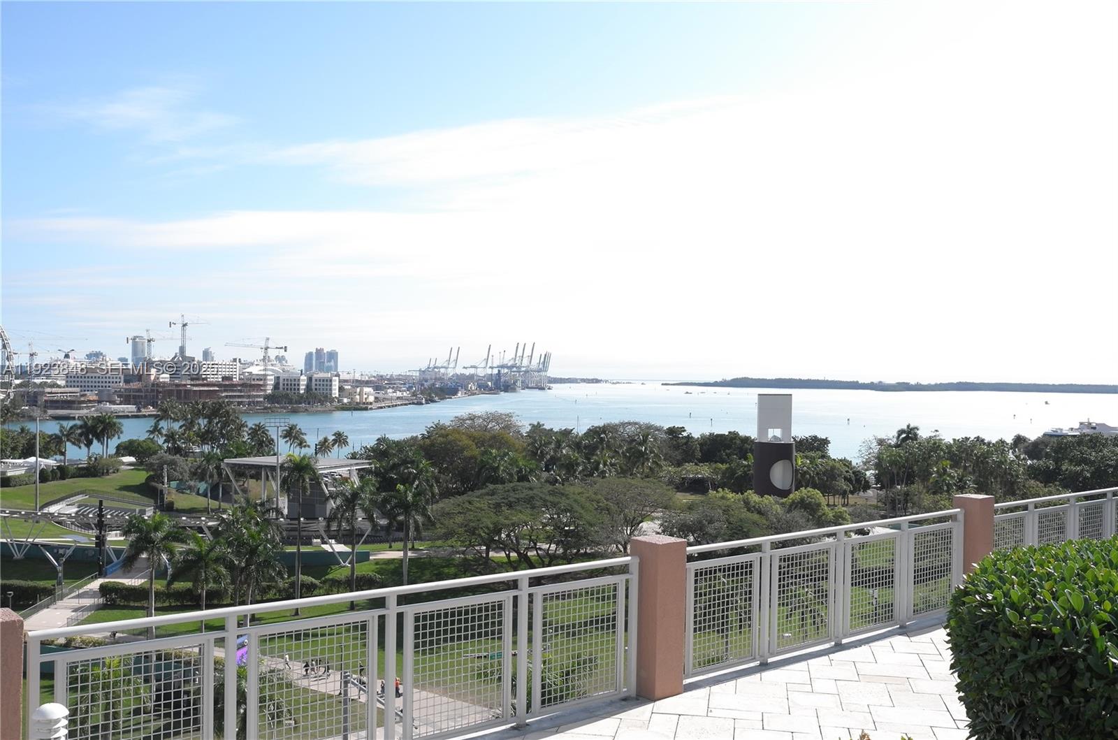 253 NE 2nd St #908, Miami FL 33132
