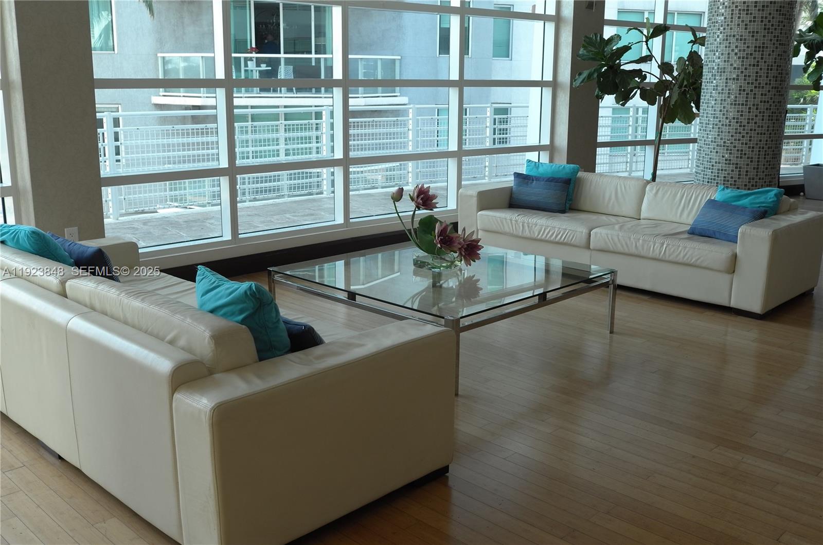 253 NE 2nd St #908, Miami FL 33132