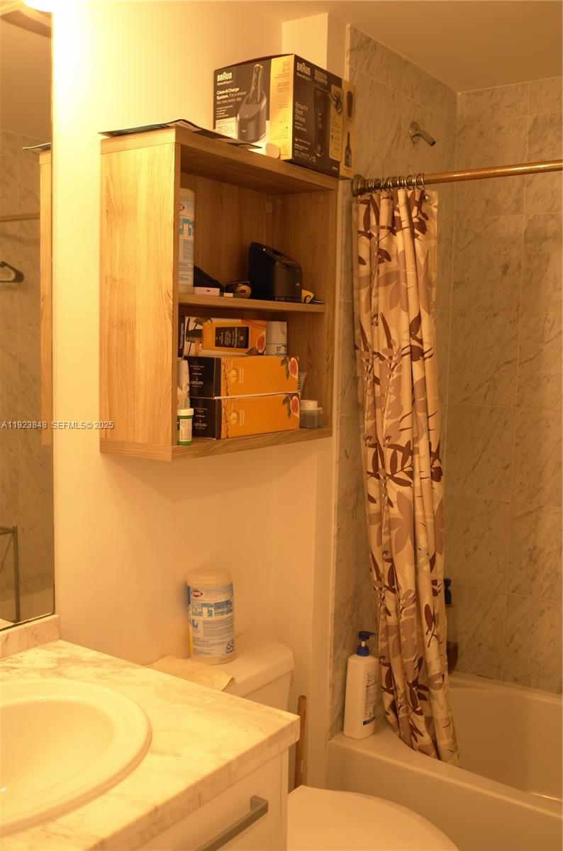 253 NE 2nd St #908, Miami FL 33132