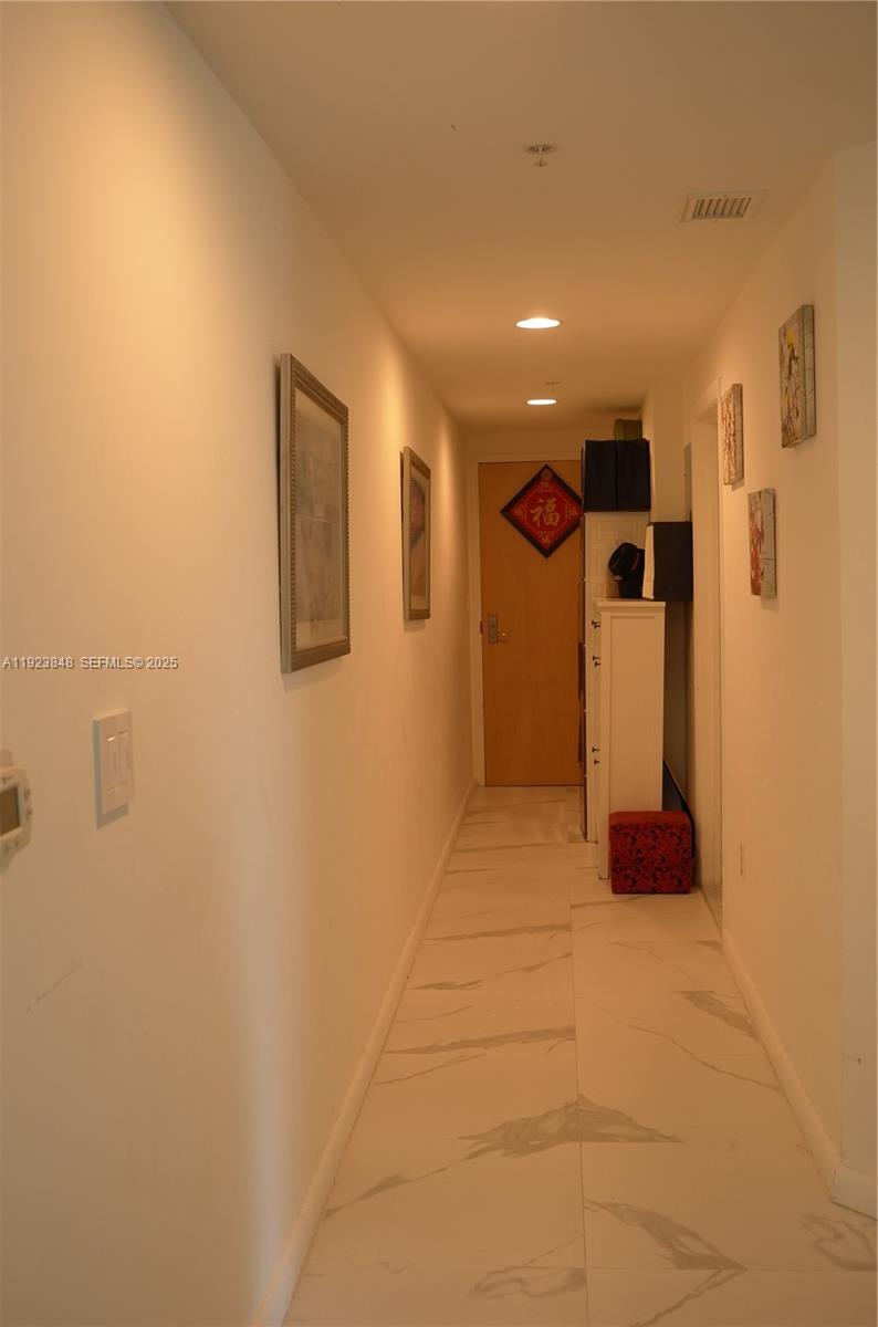 253 NE 2nd St #908, Miami FL 33132
