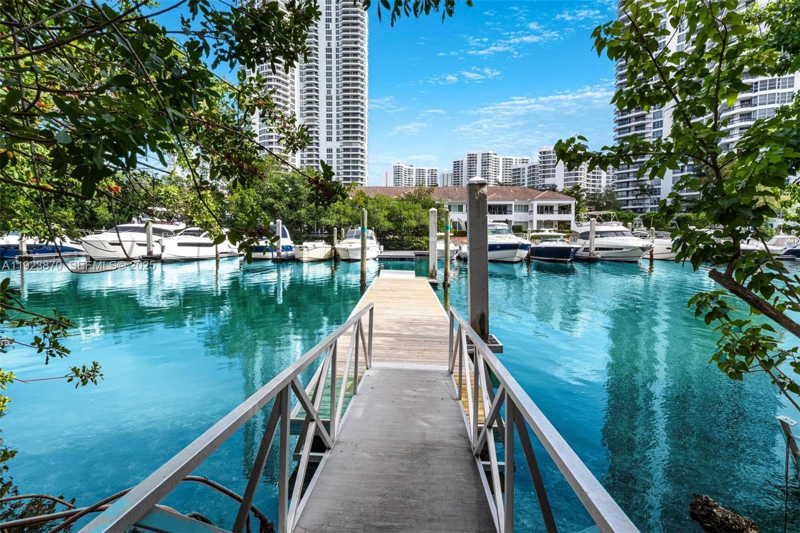 3400 NE 192nd St #1808, Aventura FL 33180