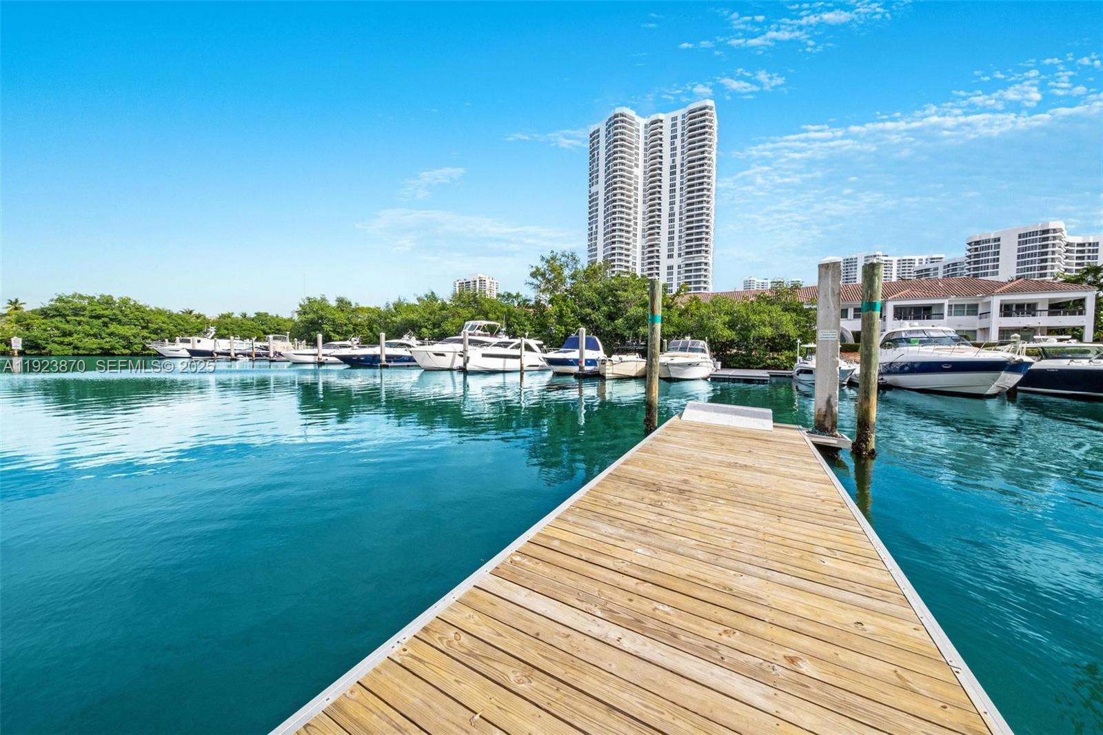 3400 NE 192nd St #1808, Aventura FL 33180