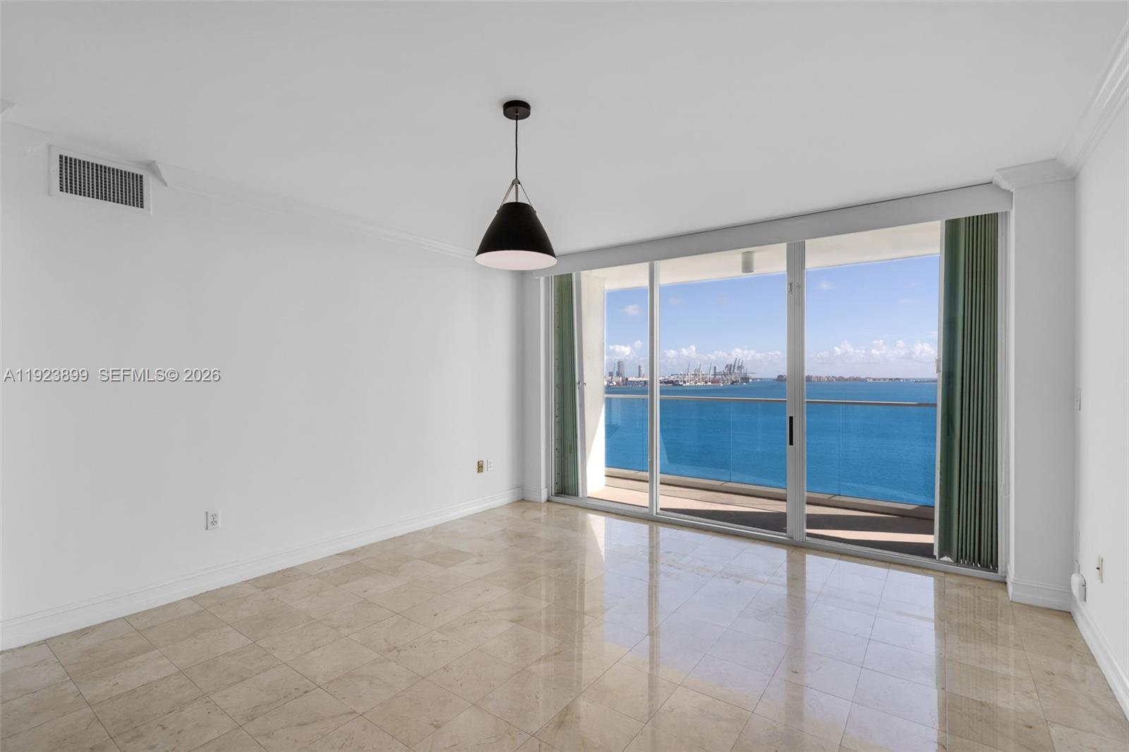 800 Claughton Island Dr #1202, Miami FL 33131