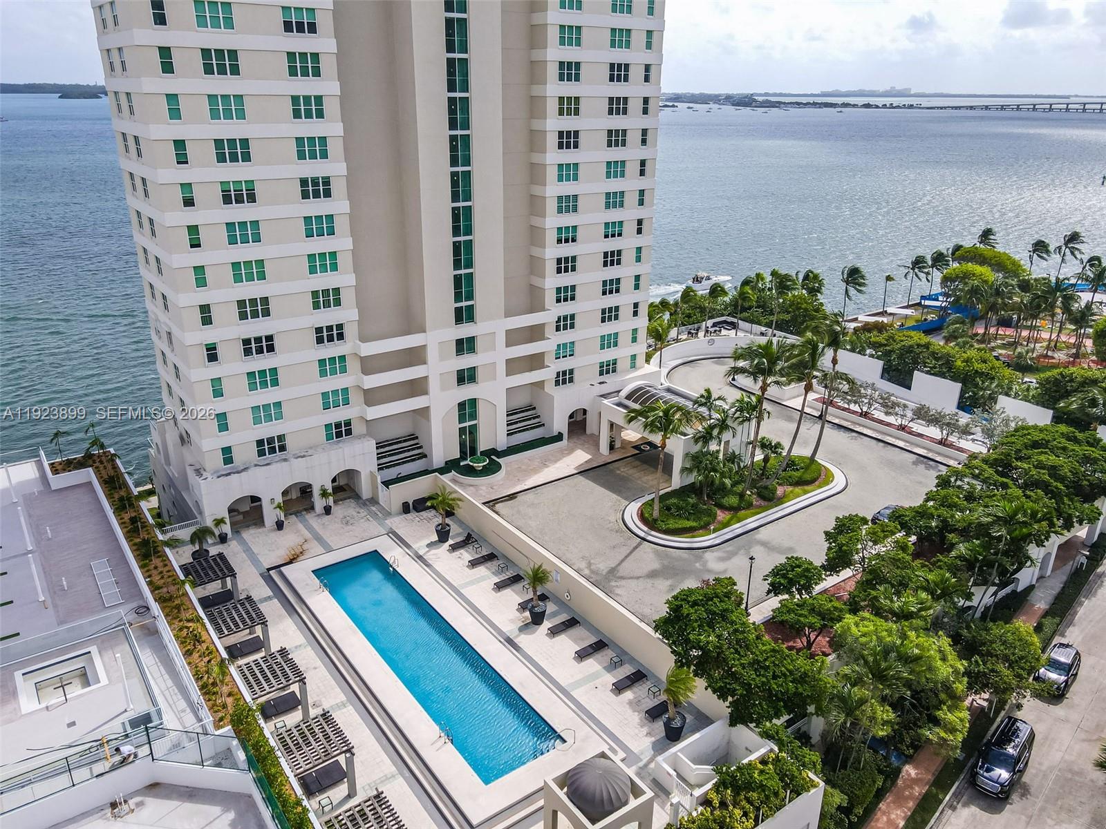 800 Claughton Island Dr #1202, Miami FL 33131