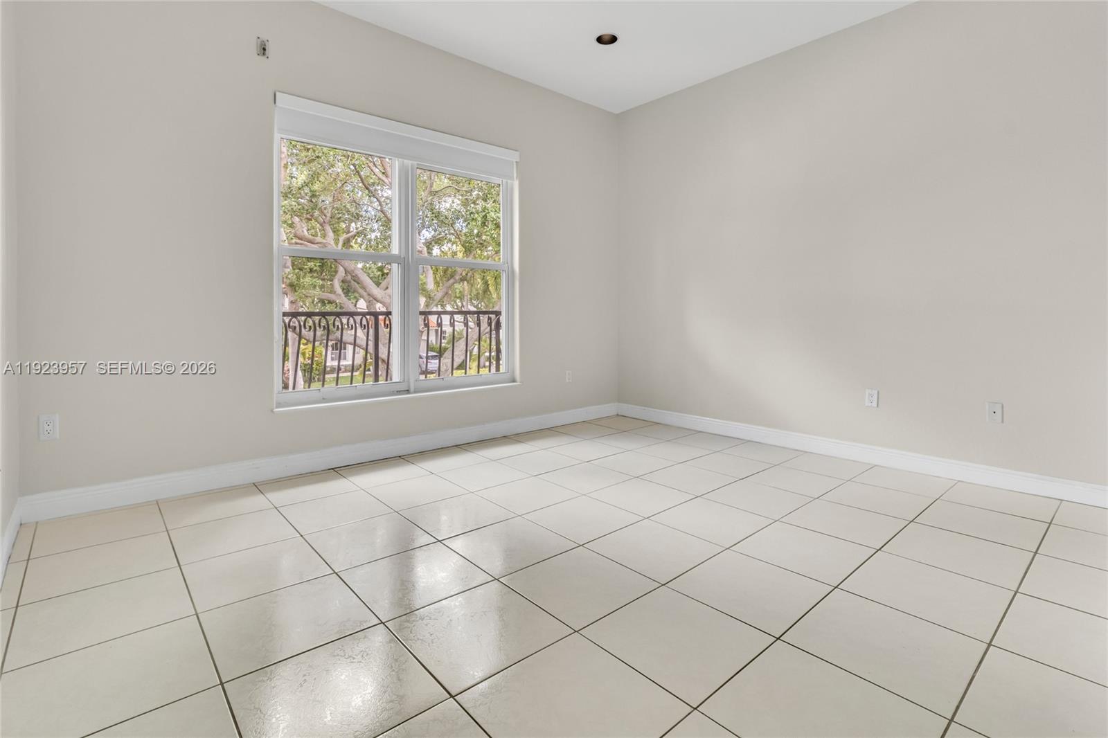 1547 Mariner Way, Hollywood FL 33019
