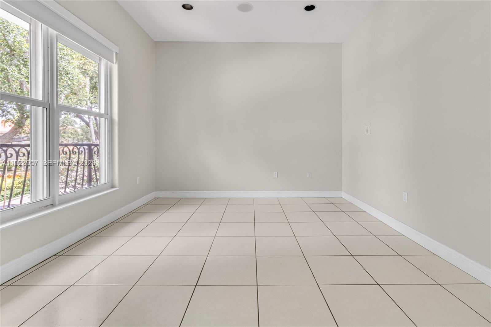 1547 Mariner Way, Hollywood FL 33019