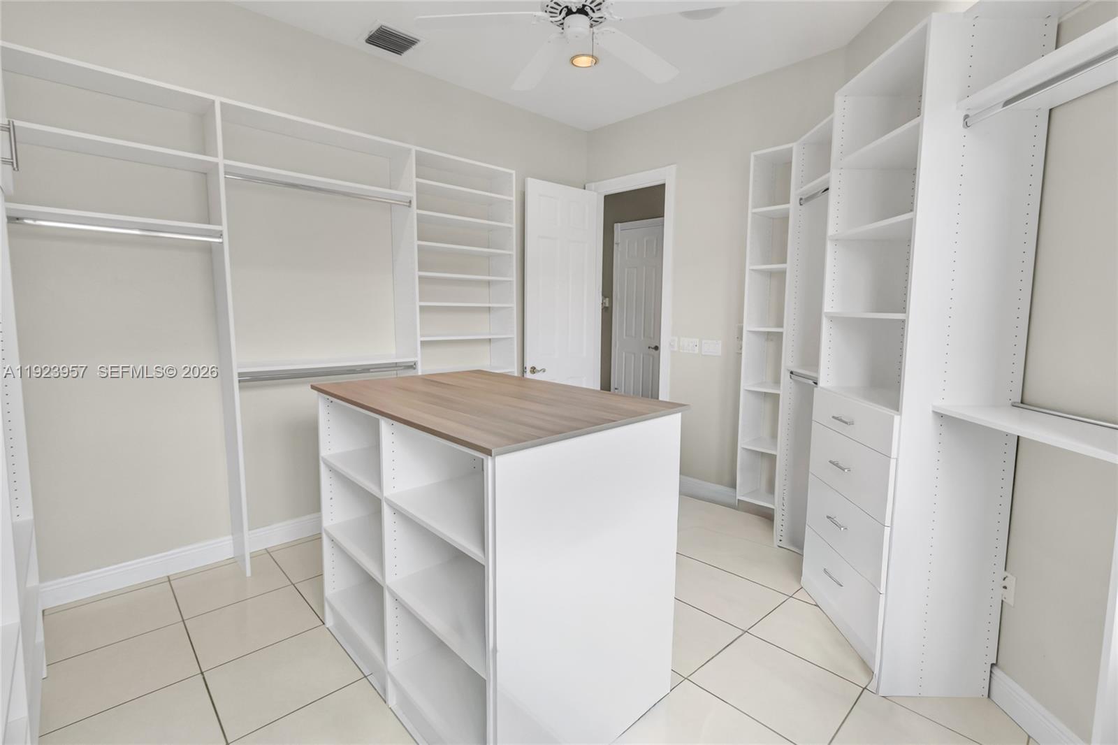 1547 Mariner Way, Hollywood FL 33019