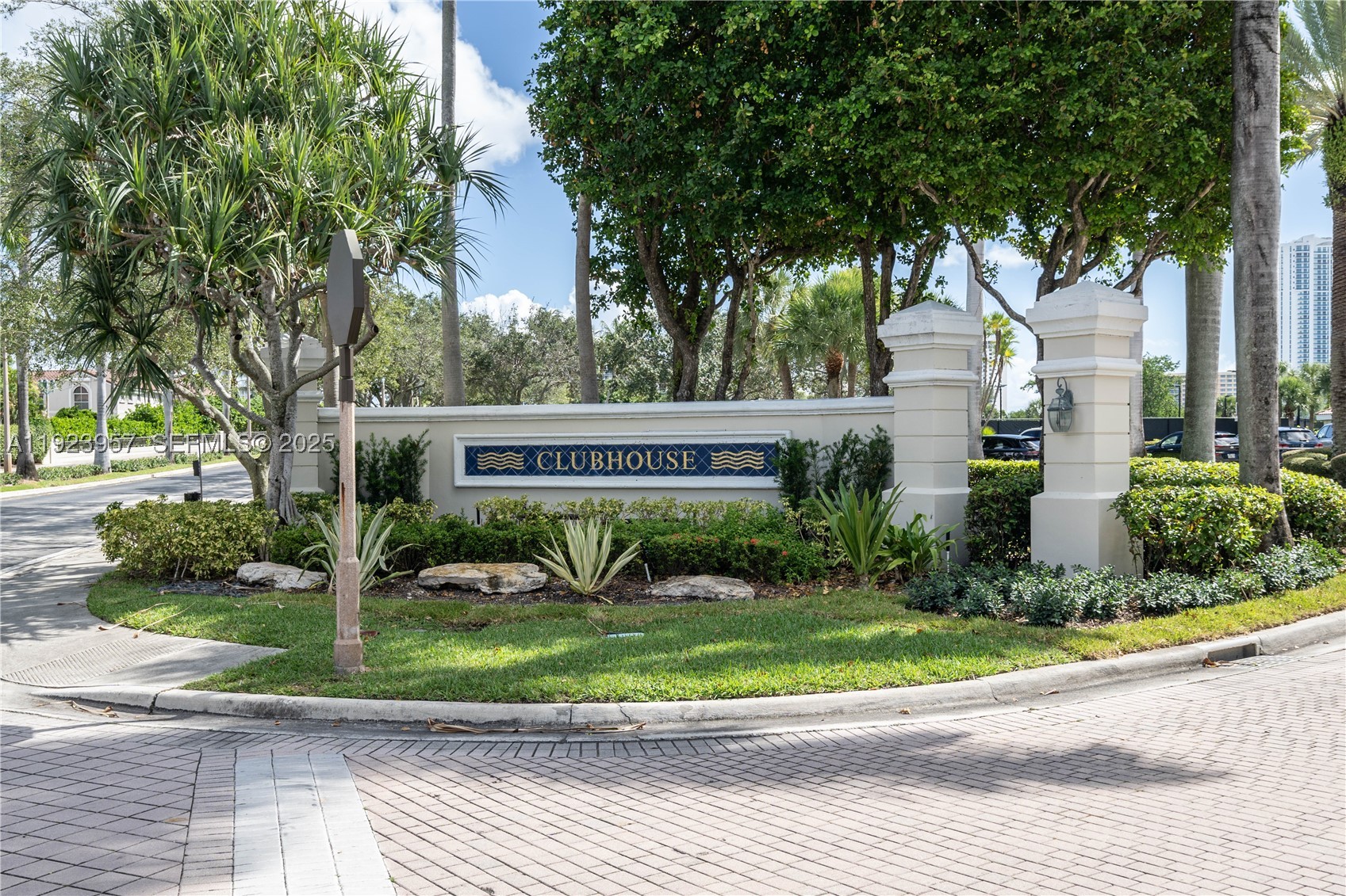 1547 Mariner Way, Hollywood FL 33019