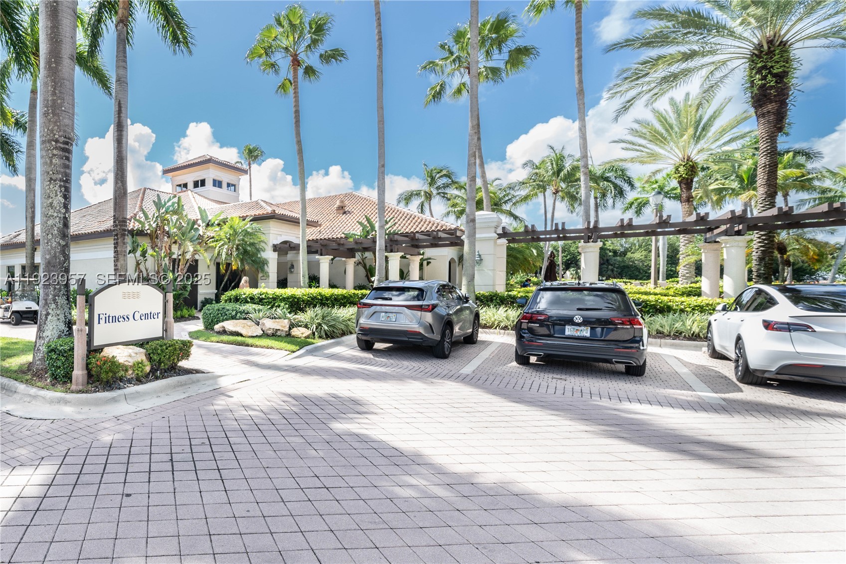 1547 Mariner Way, Hollywood FL 33019