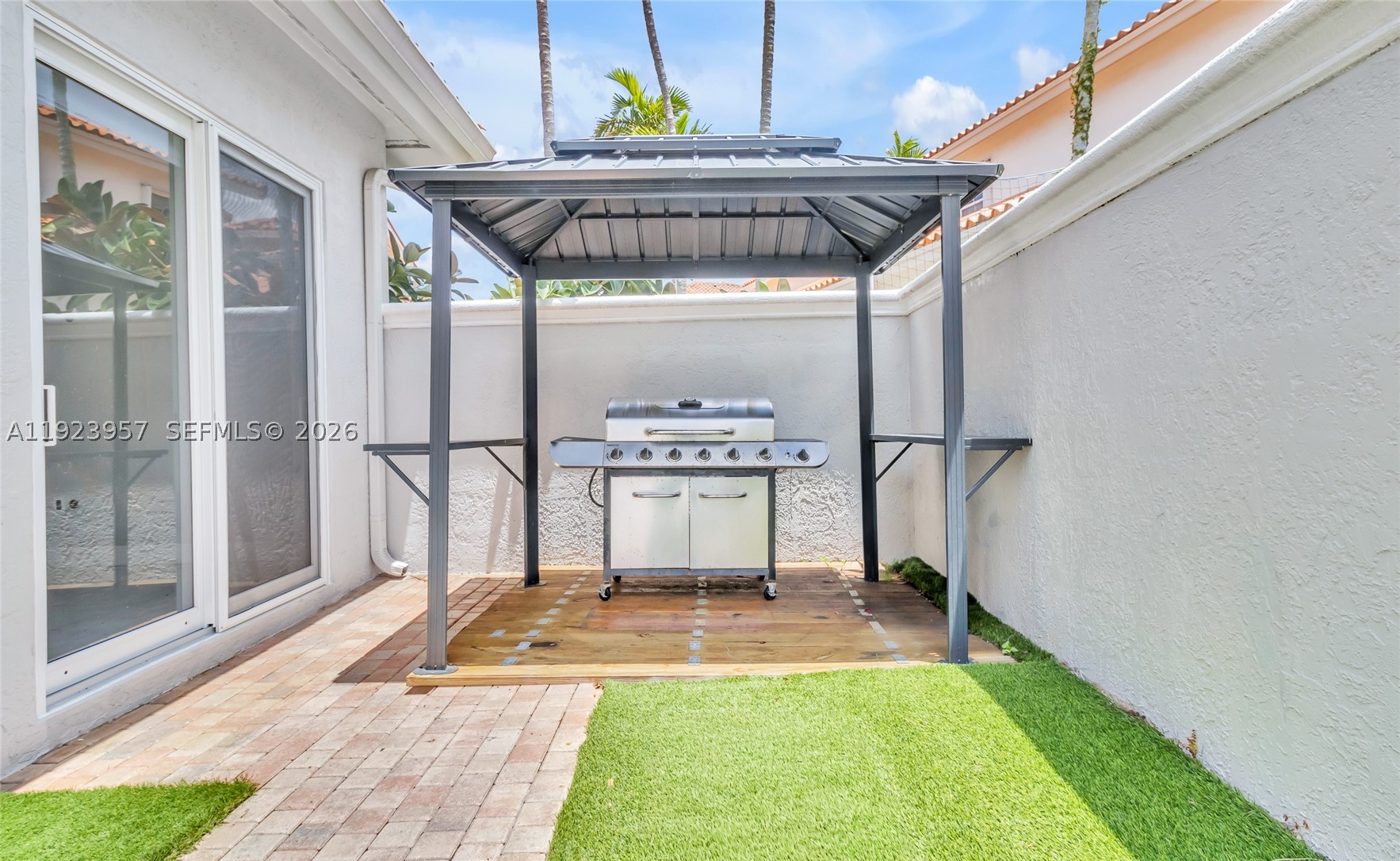 1547 Mariner Way, Hollywood FL 33019