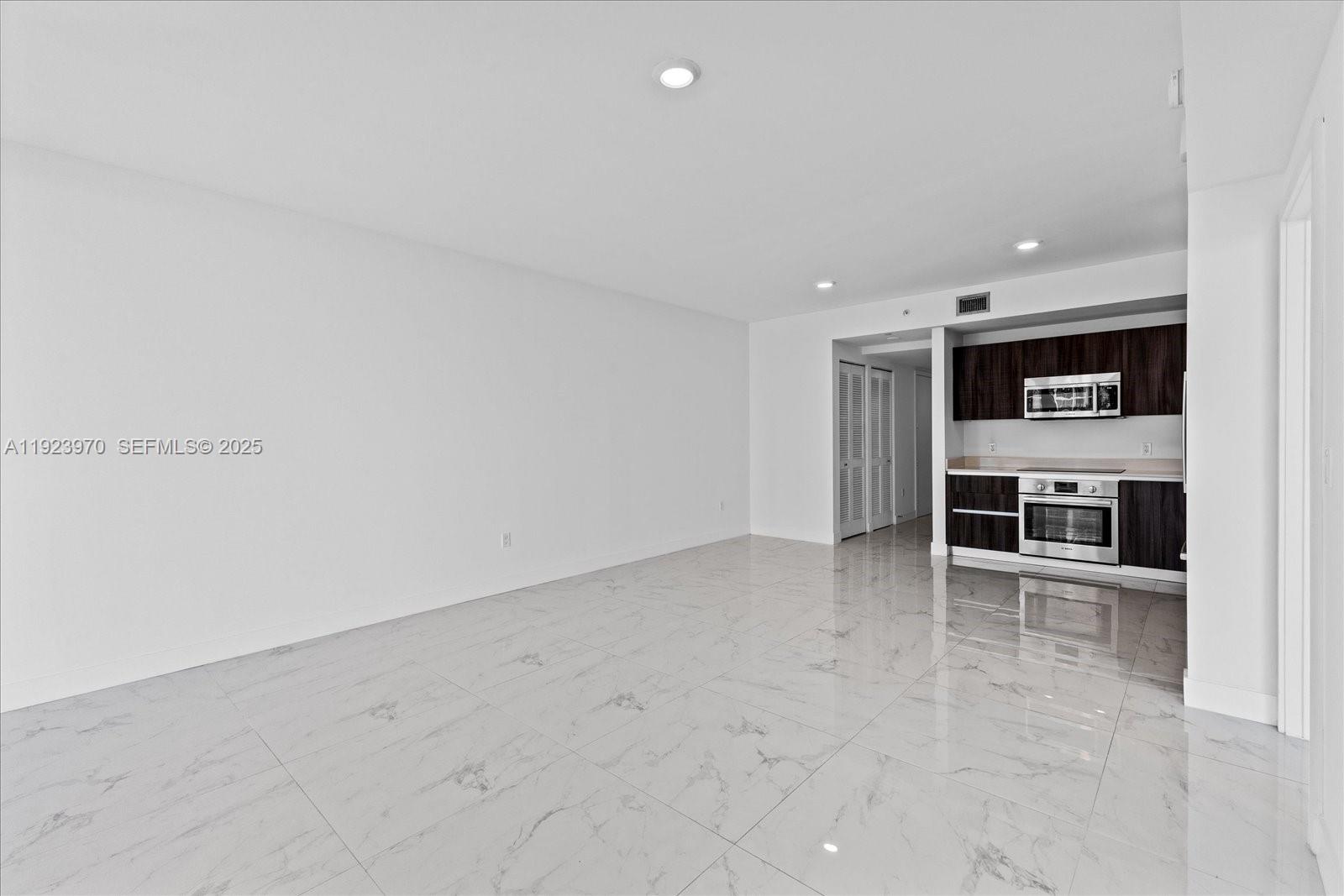 488 NE 18 #4102, Miami FL 33132