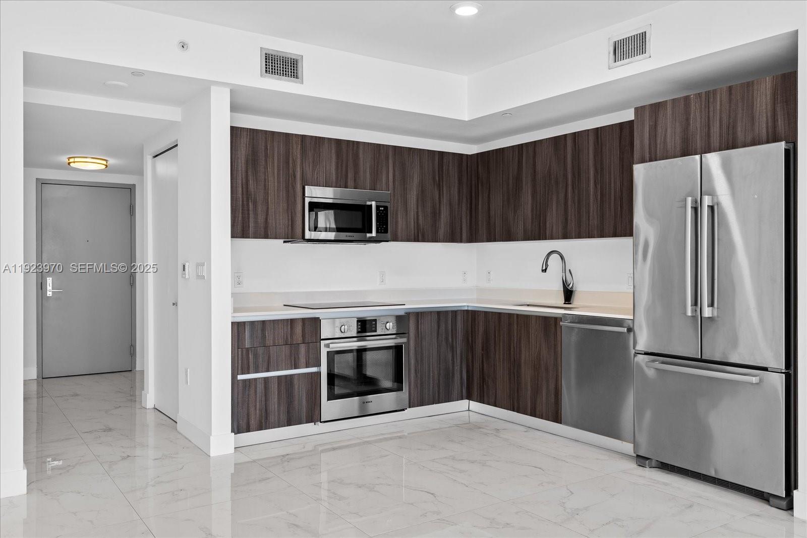 488 NE 18 #4102, Miami FL 33132