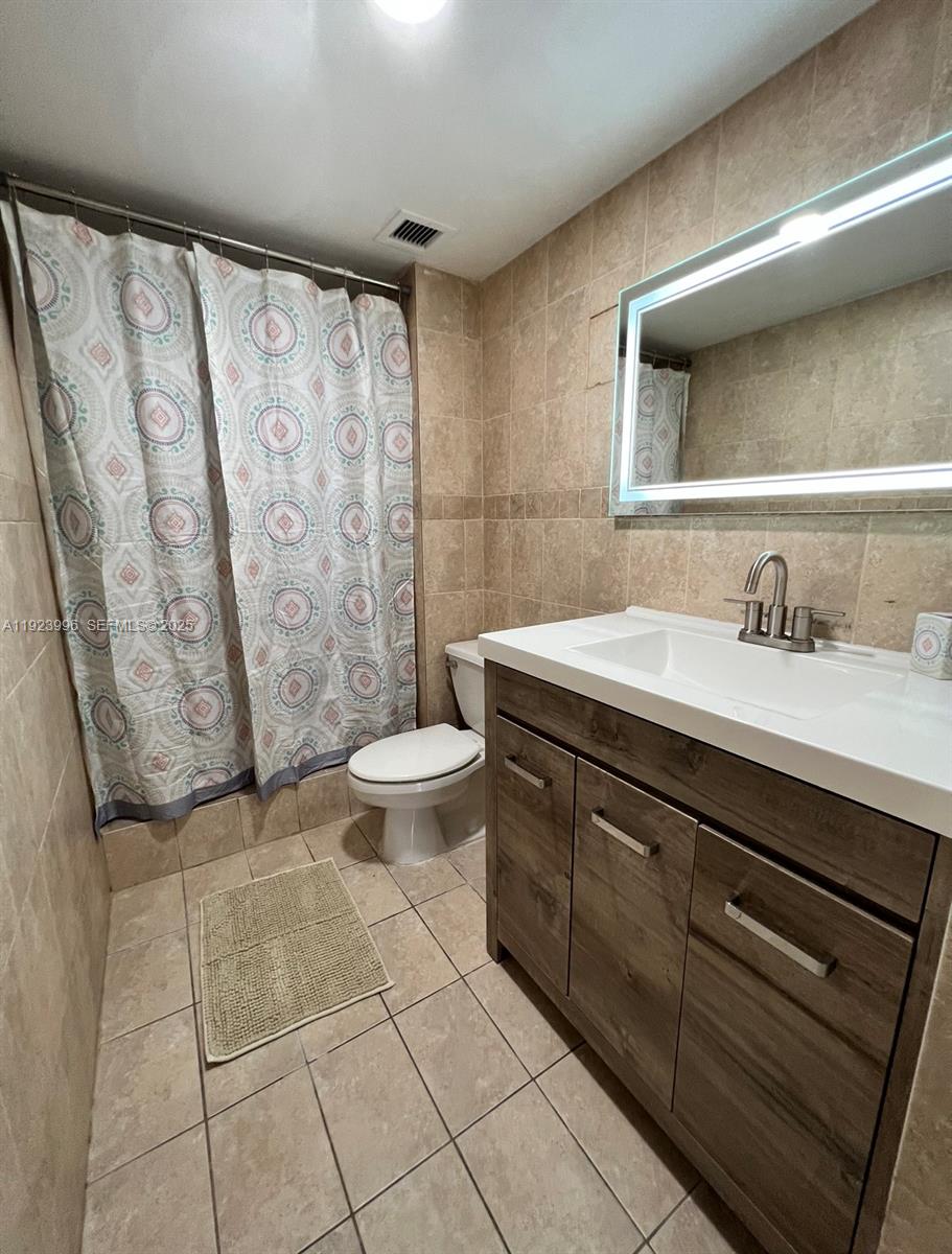 13499 Biscayne Blvd #1205, North Miami FL 33181