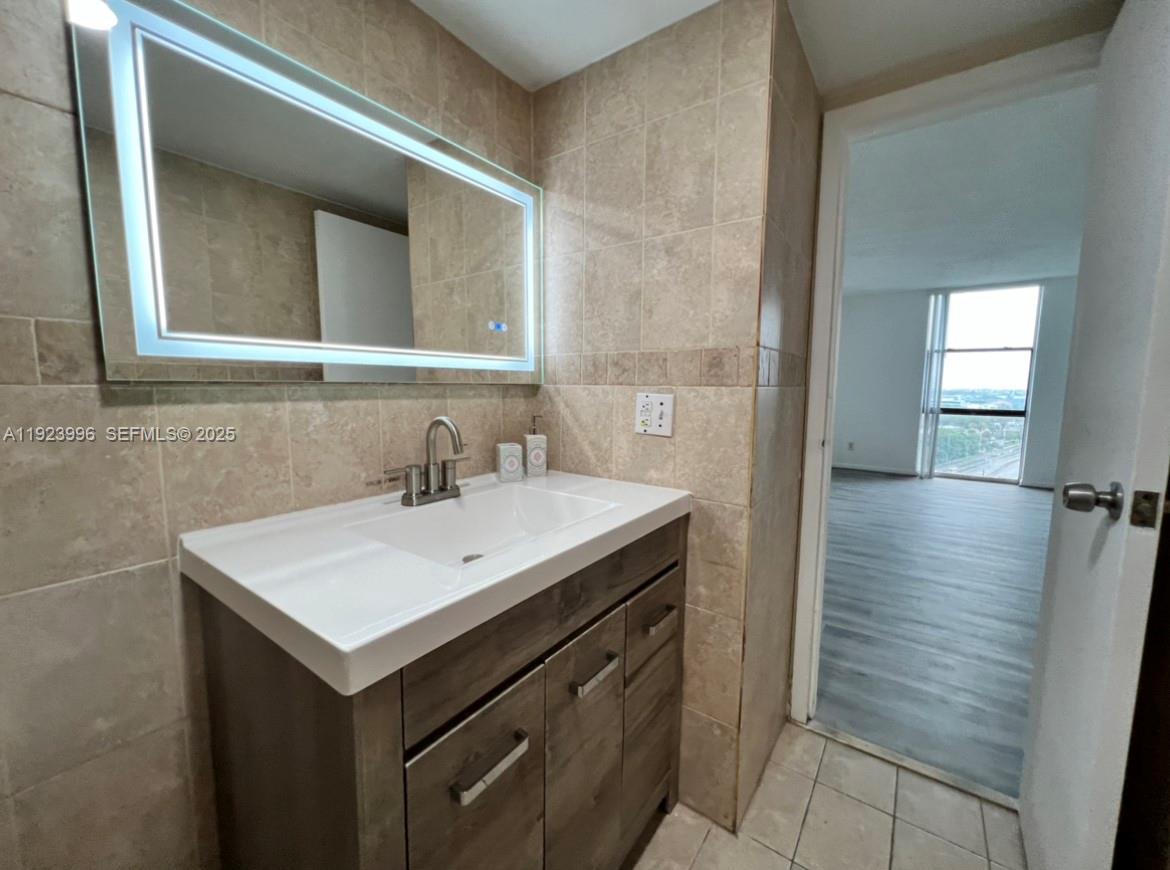 13499 Biscayne Blvd #1205, North Miami FL 33181