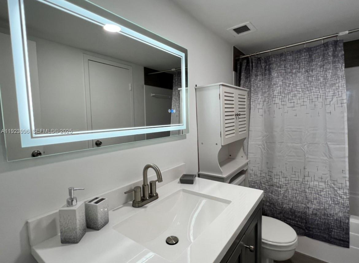 13499 Biscayne Blvd #1205, North Miami FL 33181