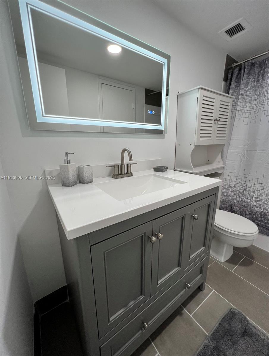 13499 Biscayne Blvd #1205, North Miami FL 33181