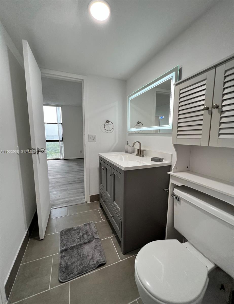 13499 Biscayne Blvd #1205, North Miami FL 33181