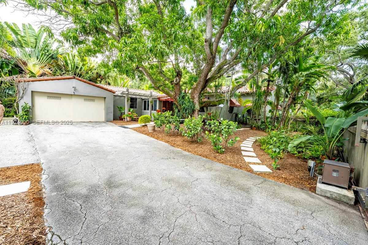 492 NE 55th St, Miami FL 33137