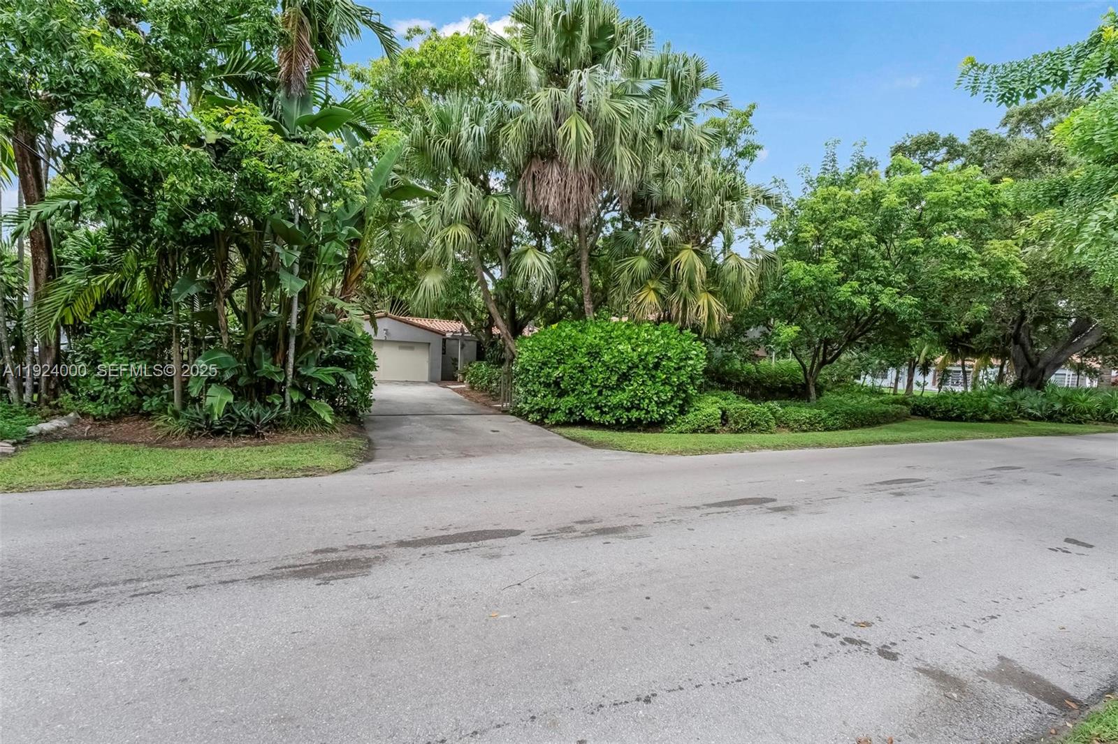 492 NE 55th St, Miami FL 33137