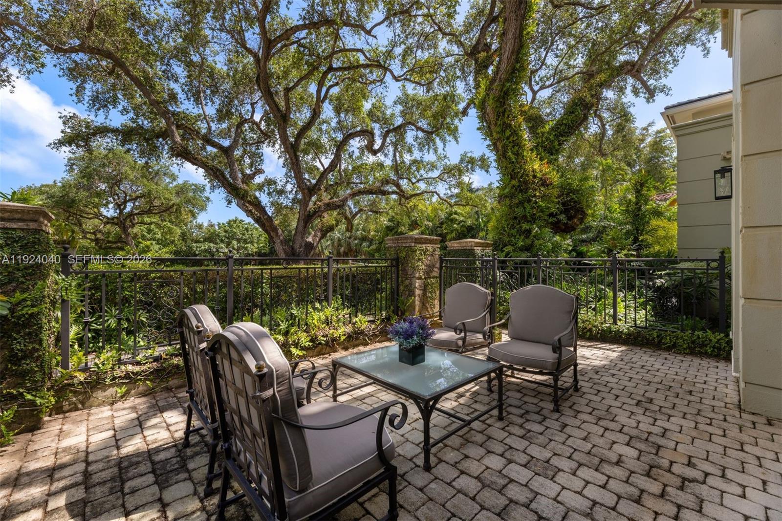 3460 S Moorings Way, Miami FL 33133
