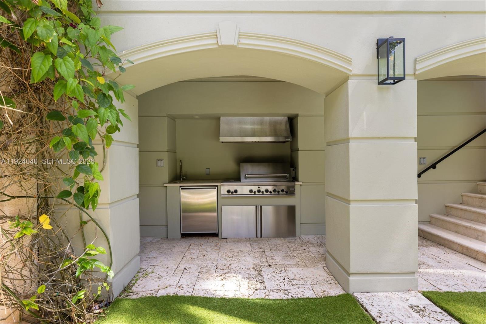 3460 S Moorings Way, Miami FL 33133