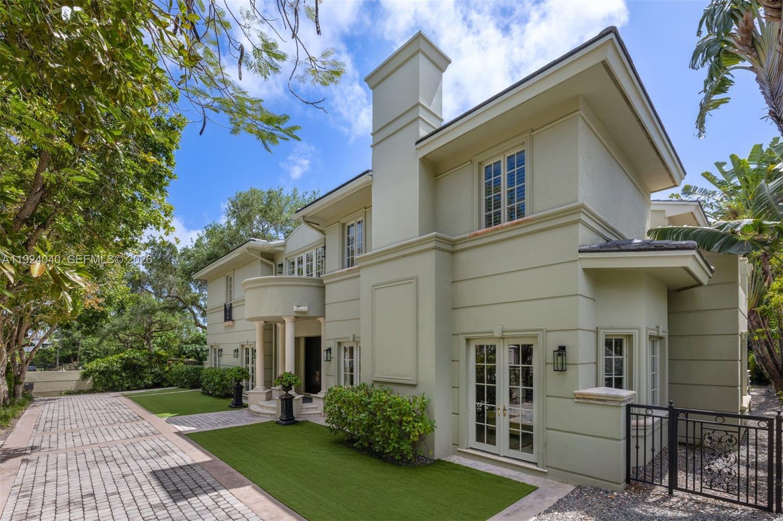 3460 S Moorings Way, Miami FL 33133