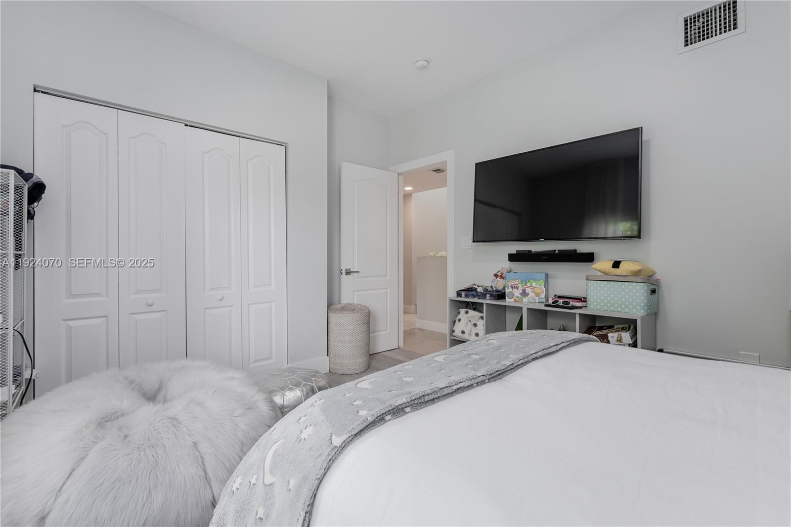 18460 NE 30th Ave #18460, Aventura FL 33160