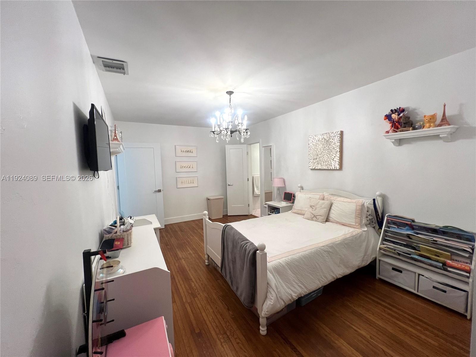 1558 Sevilla Ave, Coral Gables FL 33134