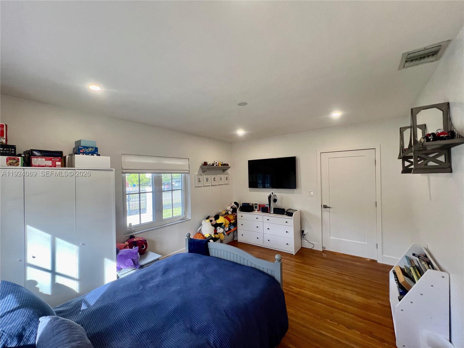 1558 Sevilla Ave, Coral Gables FL 33134