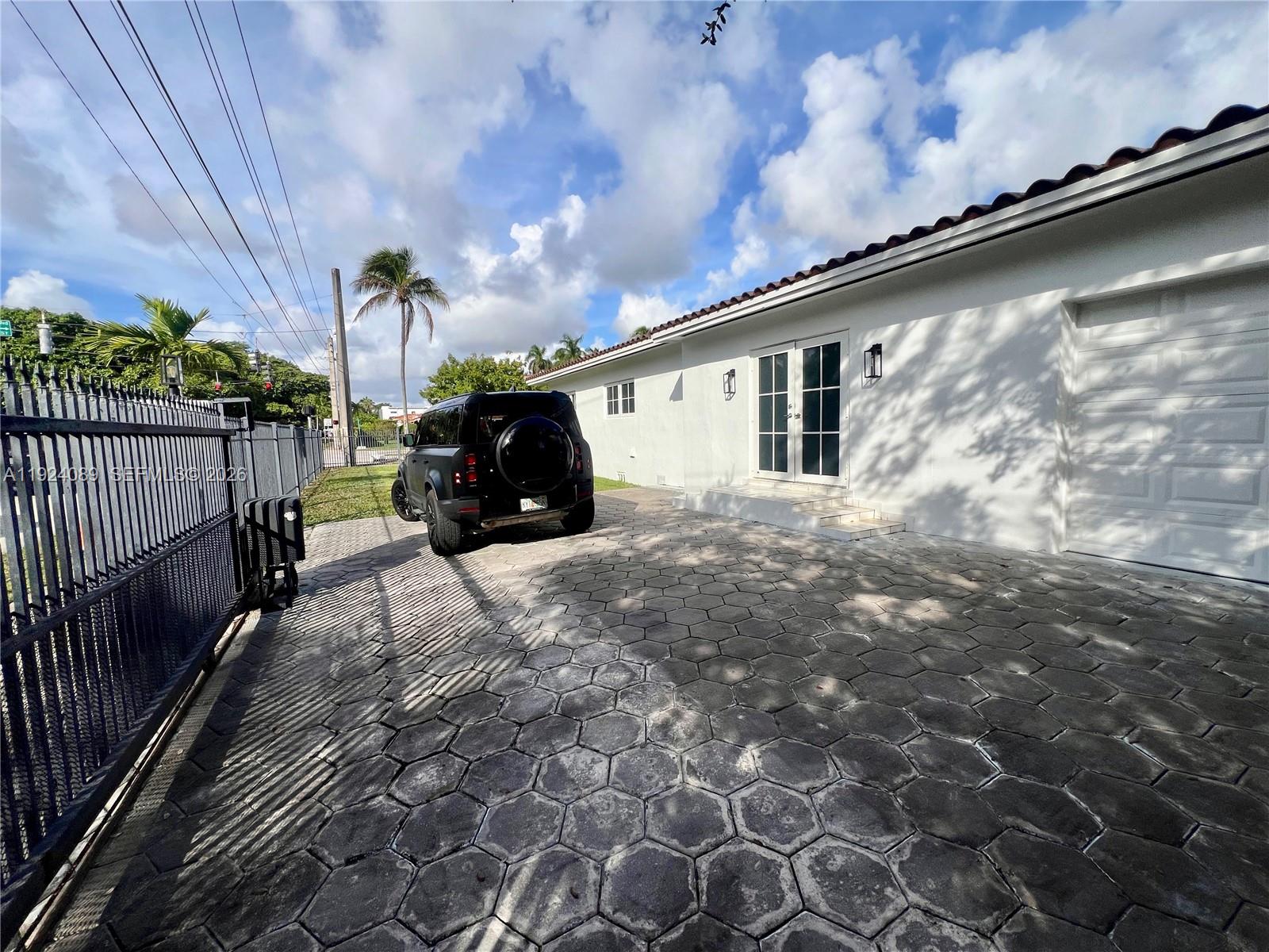 1558 Sevilla Ave, Coral Gables FL 33134