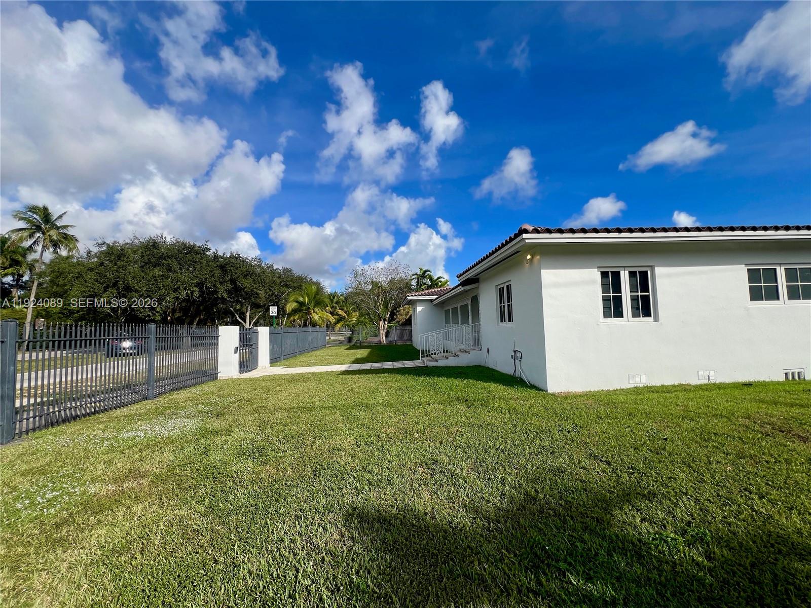 1558 Sevilla Ave, Coral Gables FL 33134