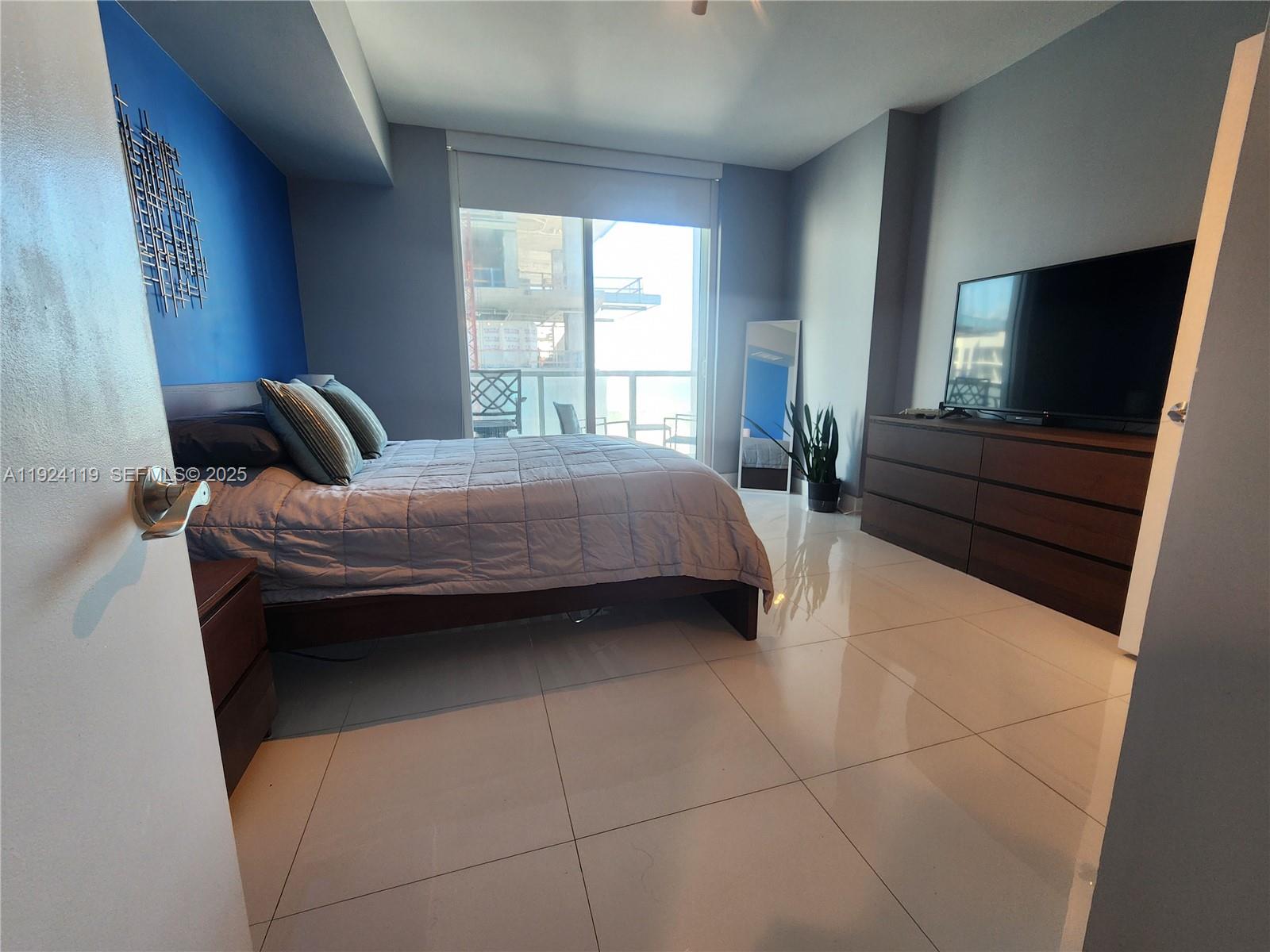 244 Biscayne Blvd #3006, Miami FL 33132