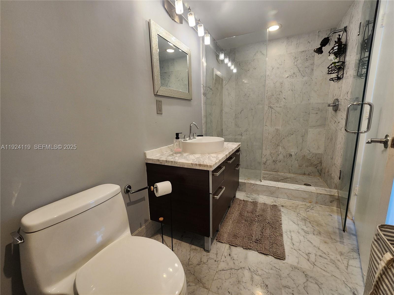 244 Biscayne Blvd #3006, Miami FL 33132
