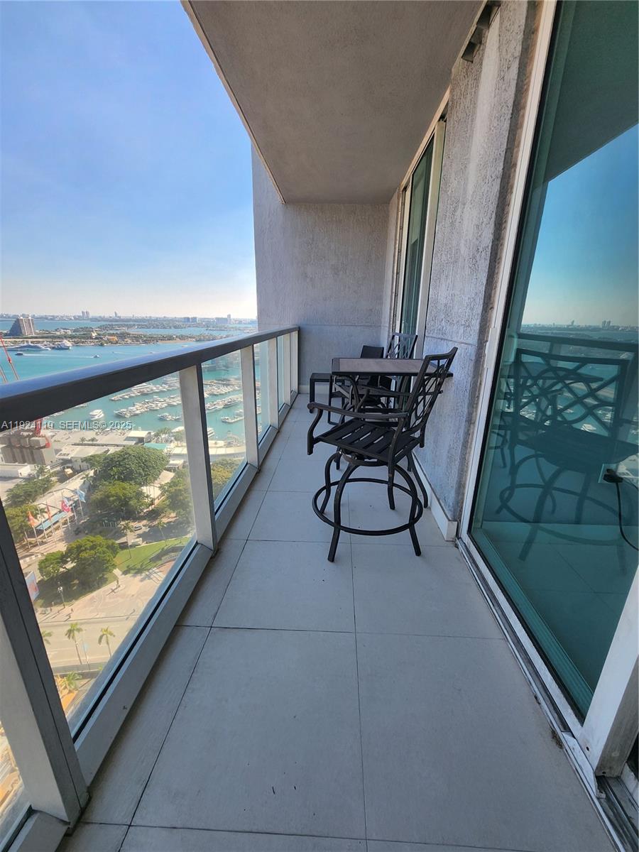 244 Biscayne Blvd #3006, Miami FL 33132