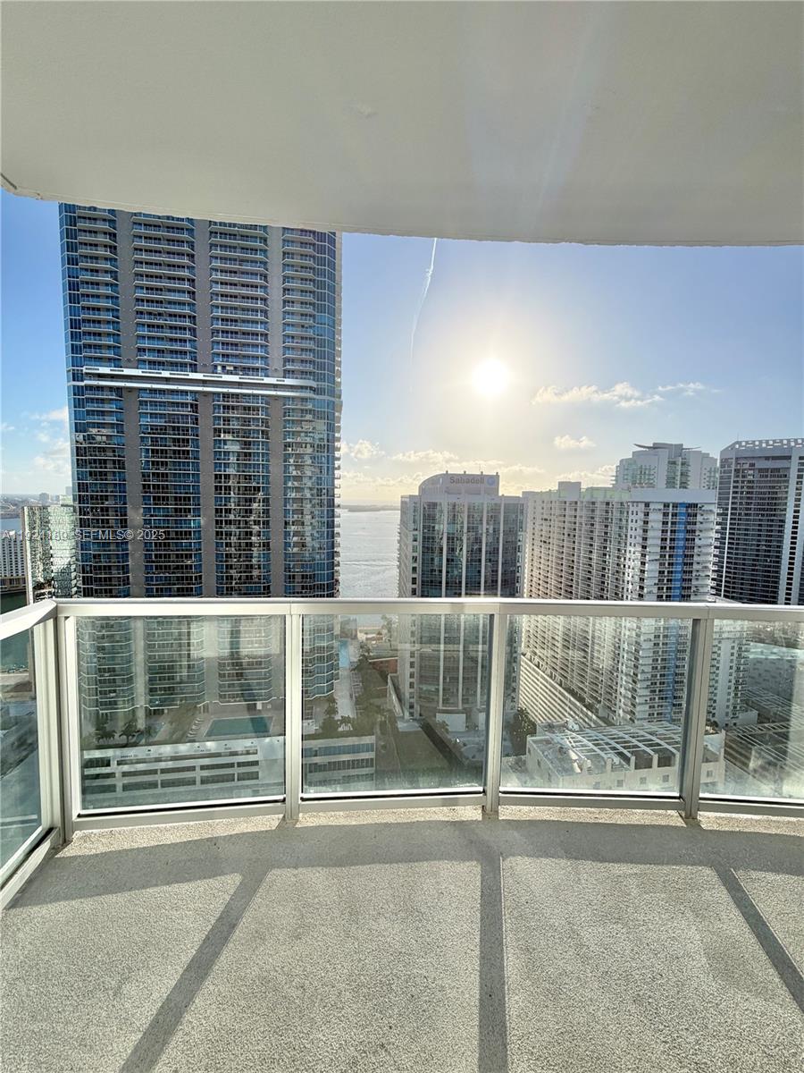 1060 Brickell Ave #3705, Miami FL 33131