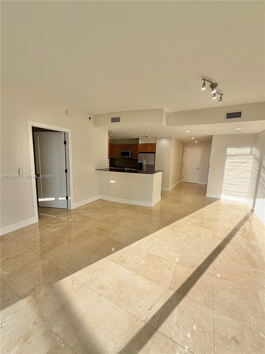 1060 Brickell Ave #3705, Miami FL 33131