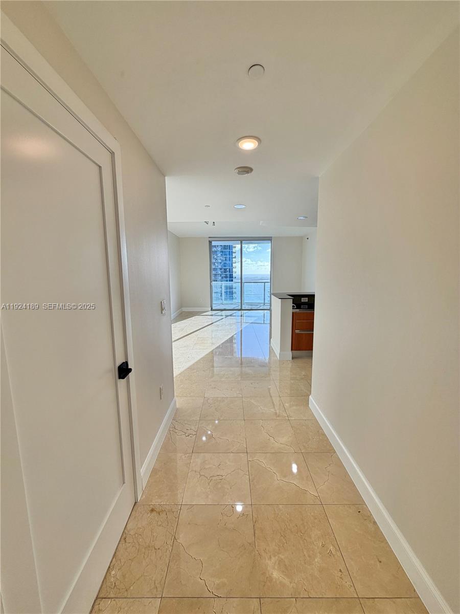 1060 Brickell Ave #3705, Miami FL 33131