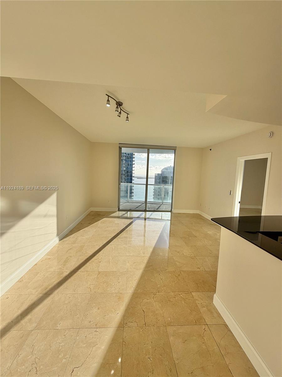 1060 Brickell Ave #3705, Miami FL 33131