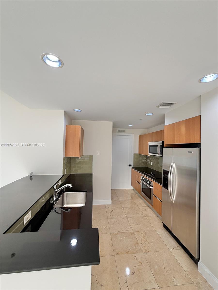 1060 Brickell Ave #3705, Miami FL 33131