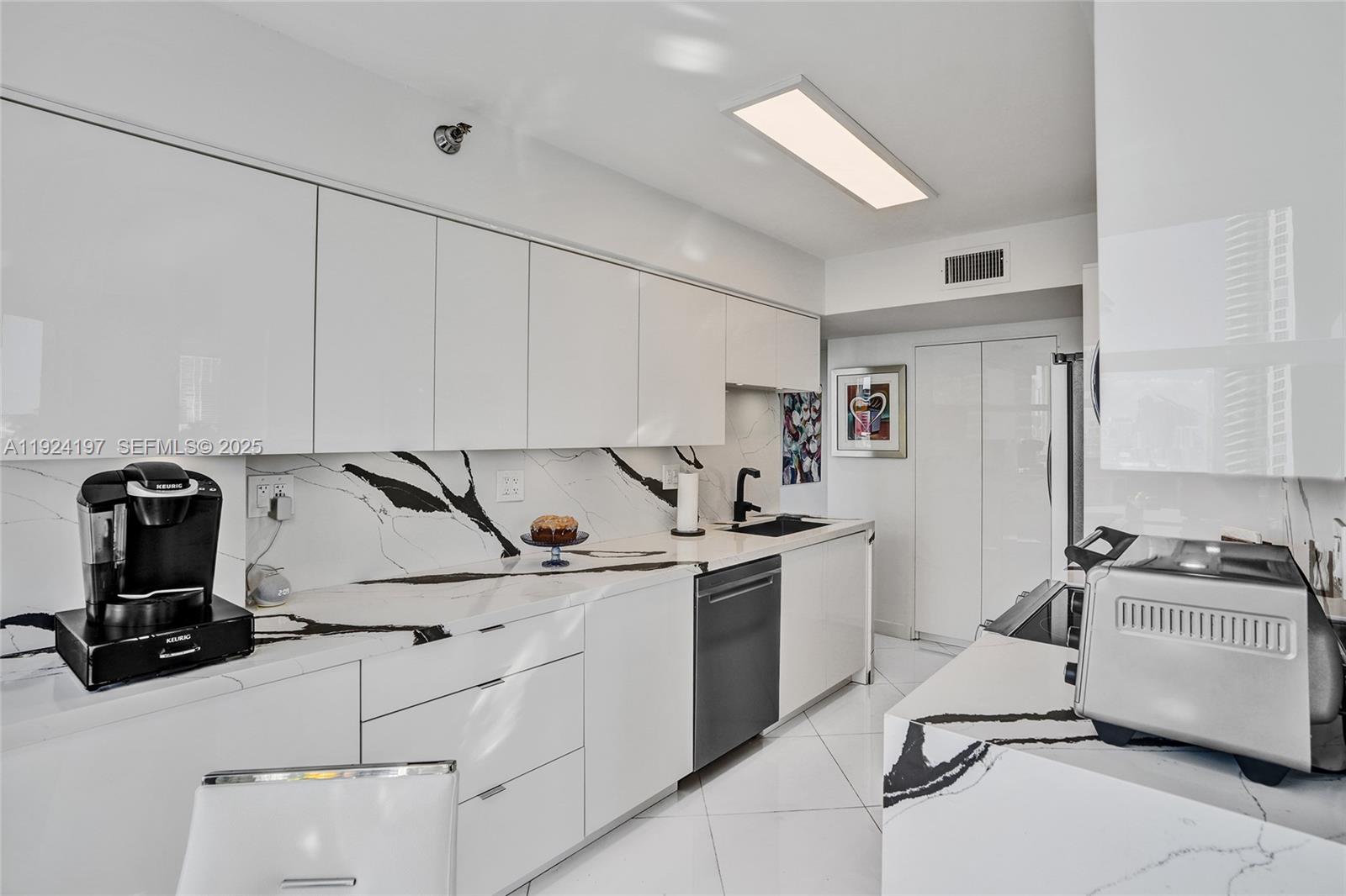 3400 NE 192nd St #612, Aventura FL 33180