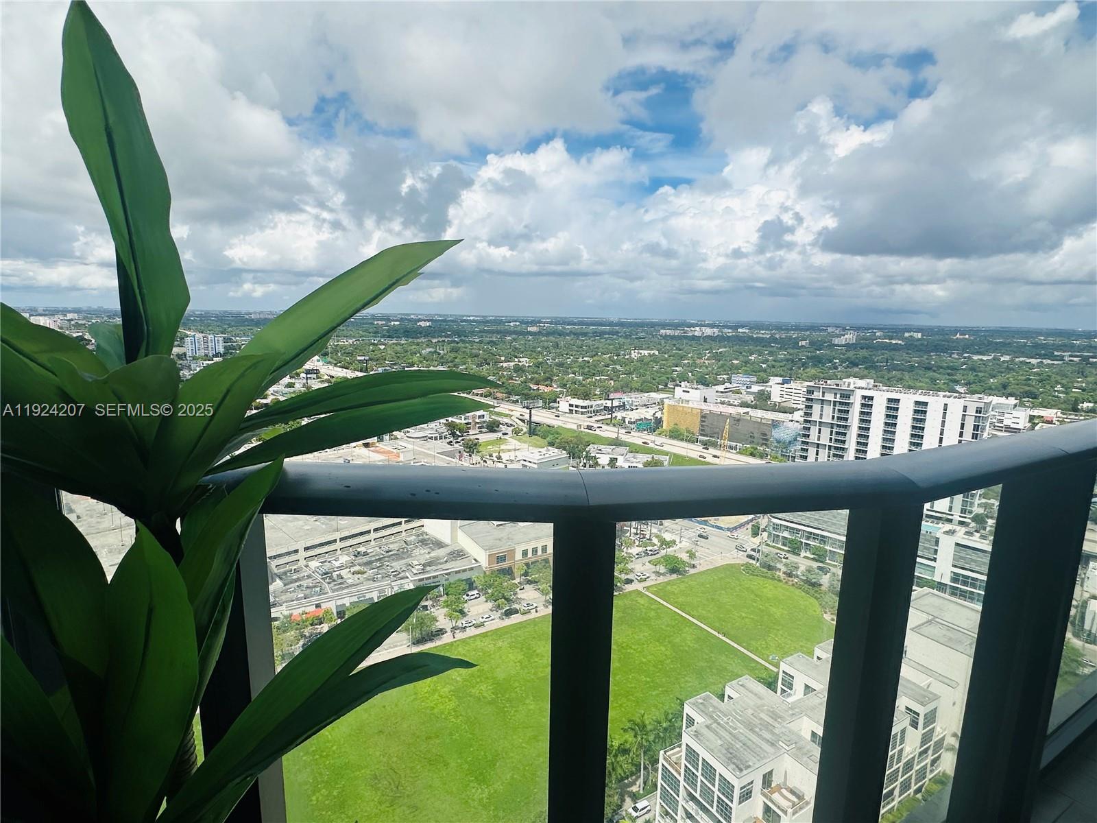 121 NE 34th St #3014, Miami FL 33137