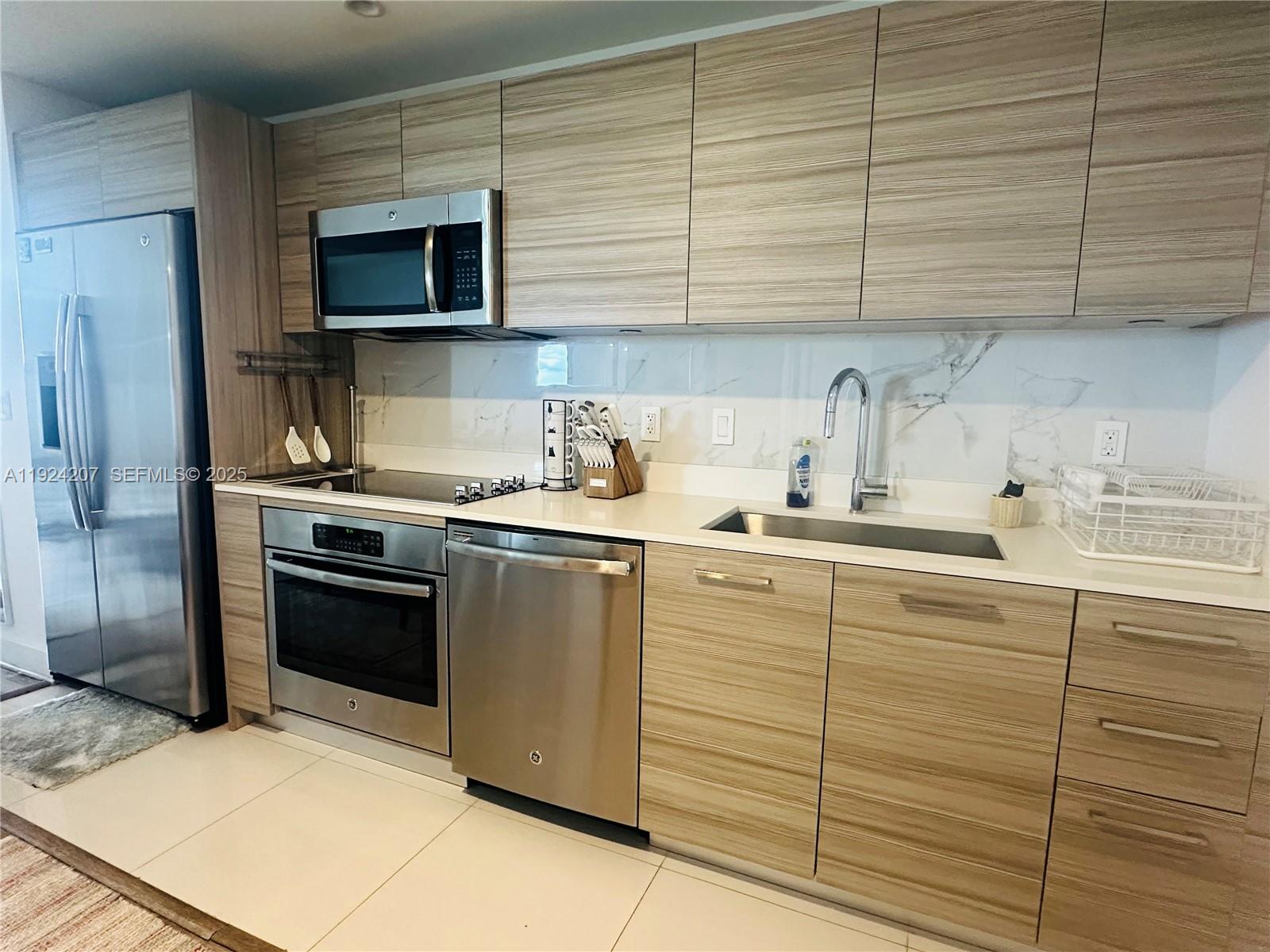 121 NE 34th St #3014, Miami FL 33137