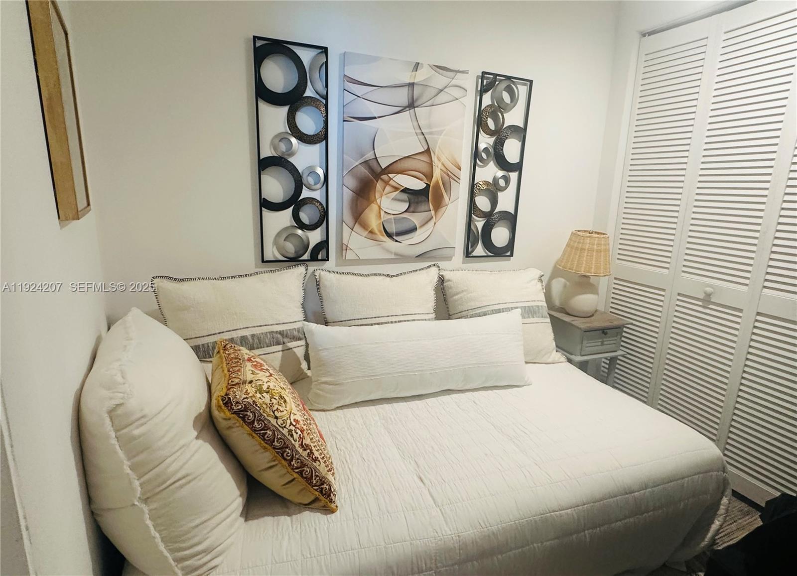 121 NE 34th St #3014, Miami FL 33137