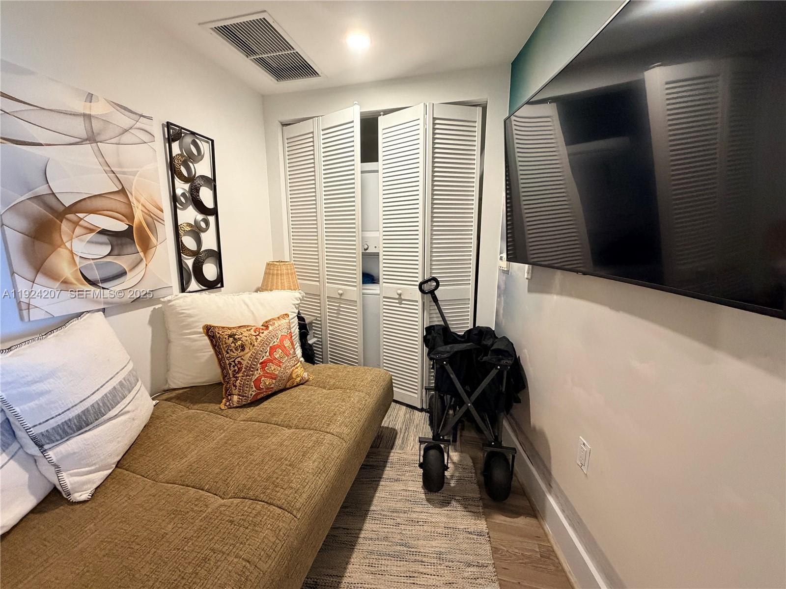 121 NE 34th St #3014, Miami FL 33137