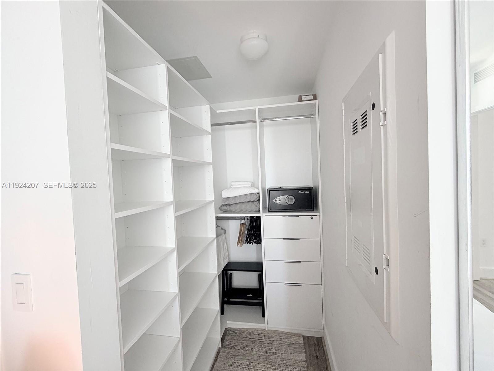 121 NE 34th St #3014, Miami FL 33137