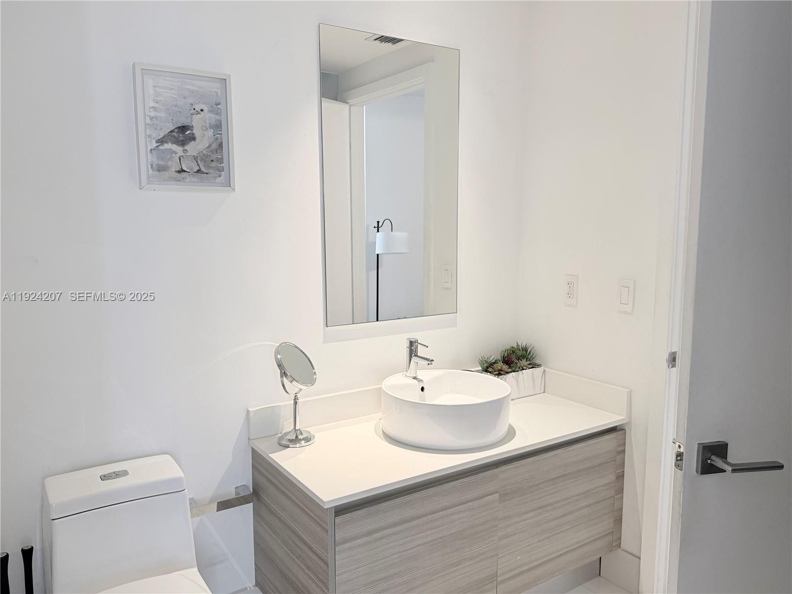 121 NE 34th St #3014, Miami FL 33137